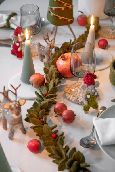 Filz Girlande mit roten Beeren