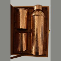 Kupfer Set aus Flasche und 2 Bechern, Blumenmuster, 750 ml